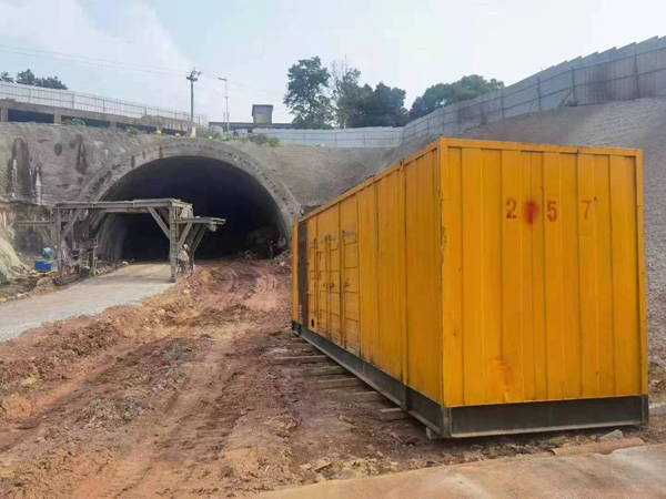 海拉尔发电机出租自启装置的工作原理是什么？