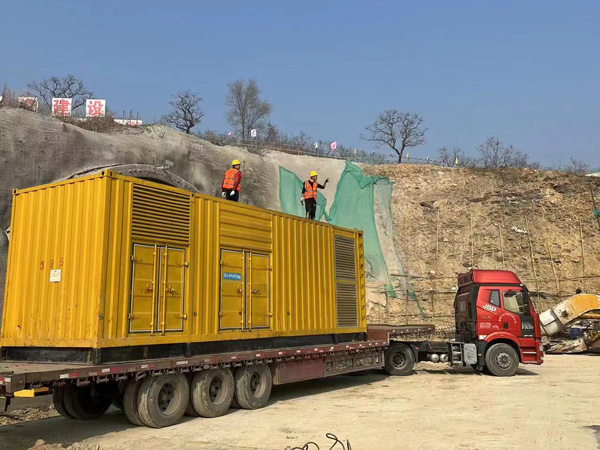 海拉尔发电机租赁如何根据测试结果判断机油泵的工作状态是否正常？