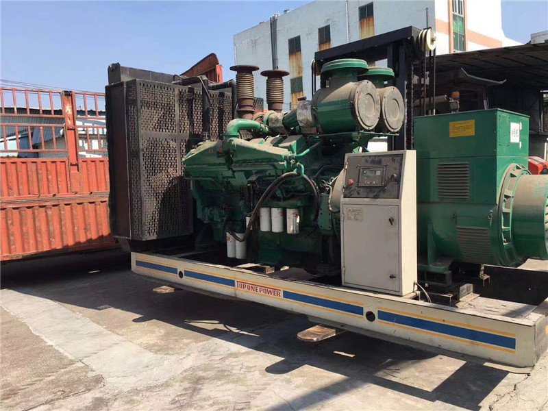 海拉尔如何判断柴油发电机组的机油温度是否达到了合适的预热温度？