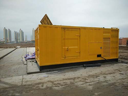 海拉尔合同中关于乙方责任导致工期延误的赔偿标准应该如何制定？